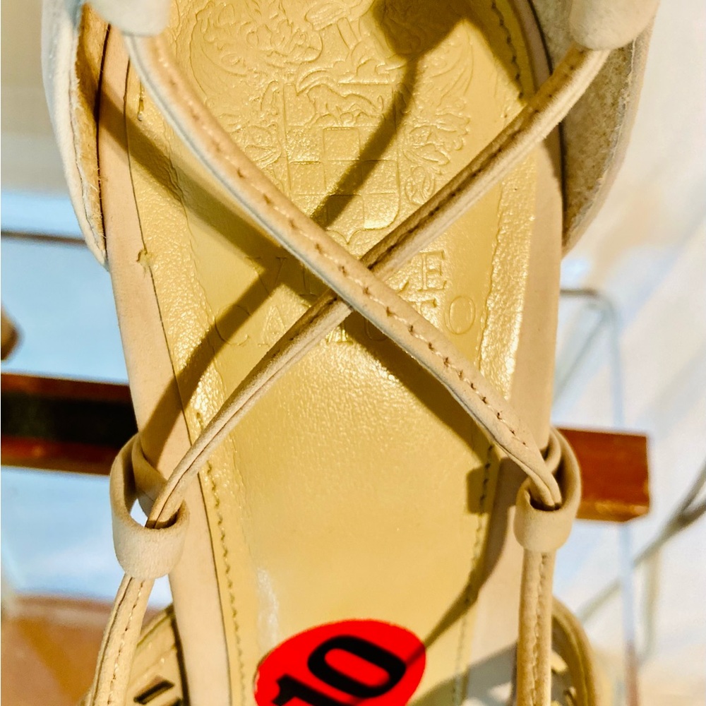 Vince Camuto Cream Heels with Woven Pattern - Picture 9 of 14